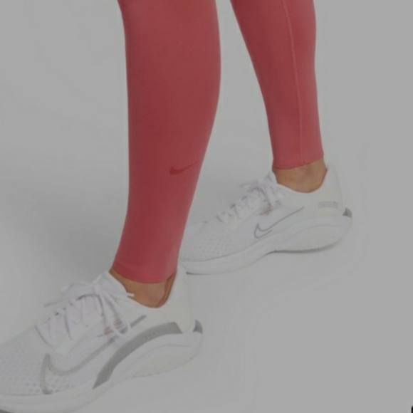 NIKE - Dri-FIT One Mid-Rise Leggings. - Picture 2 of 7